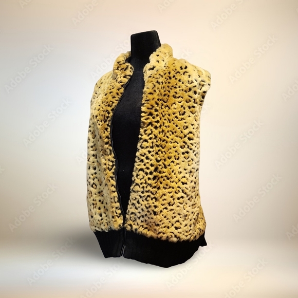 ▶Leopard Or Cheetah Print Faux Fur Vest With Black Sweater Back Boujee Punk Glam - Picture 8 of 10